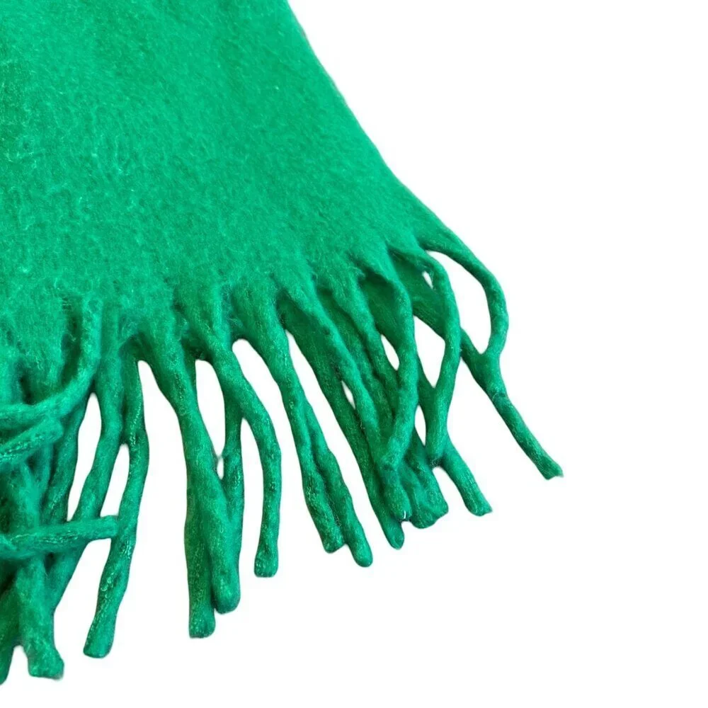 Saks Fifth Avenue Kelly Green Fuzzy Scarf Fringe Oversized Cozy Warm Bold